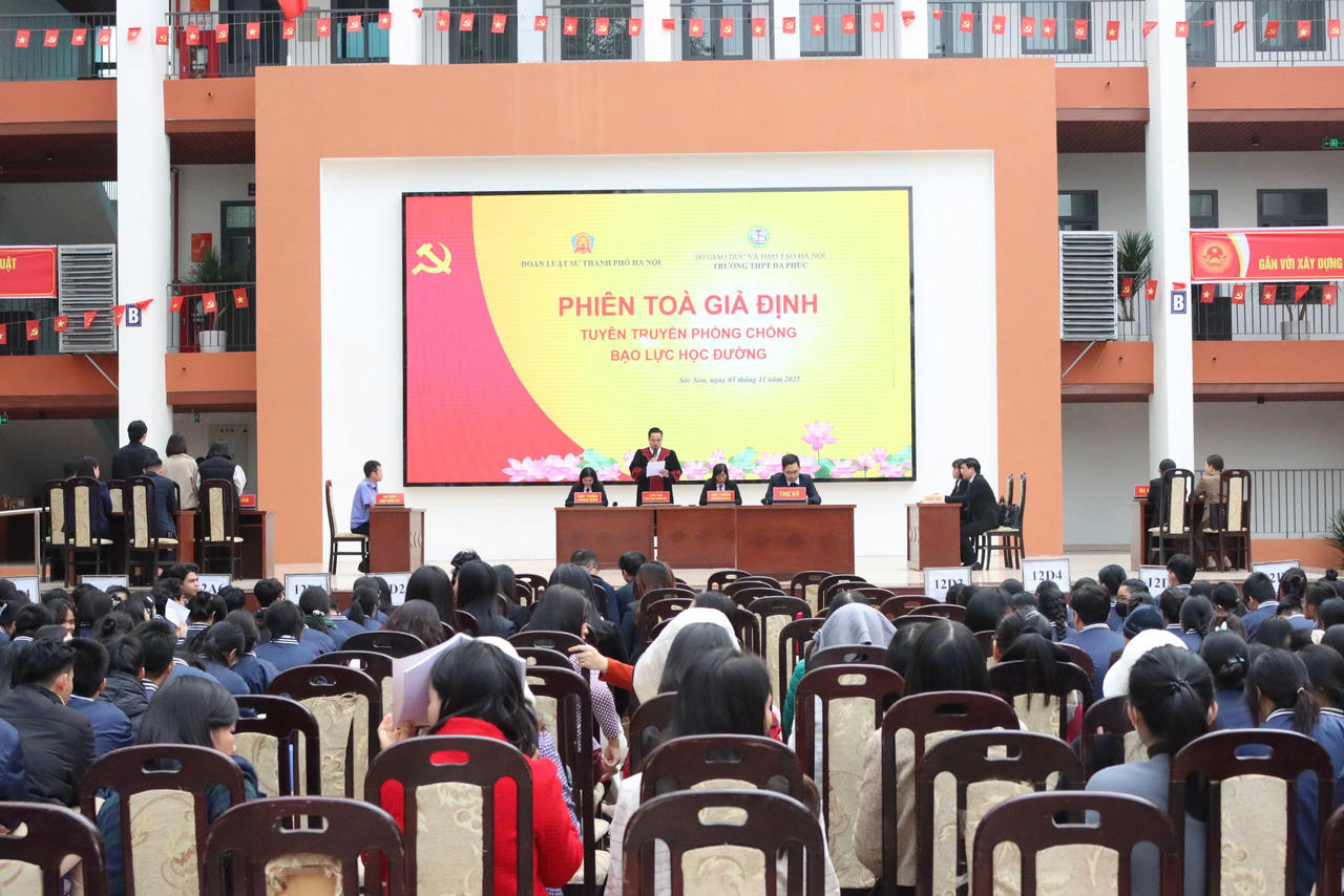 Gần 2.000 học sinh THPT Đa Phúc dự phiên tòa giả định về bạo lực học đường