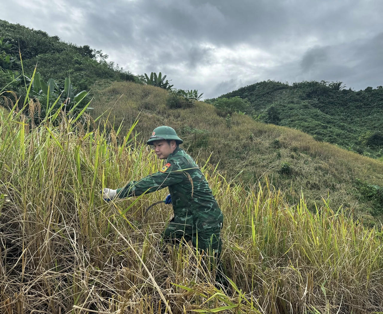 Người dân miền Trung hối hả “chạy bão” Kalmaegi