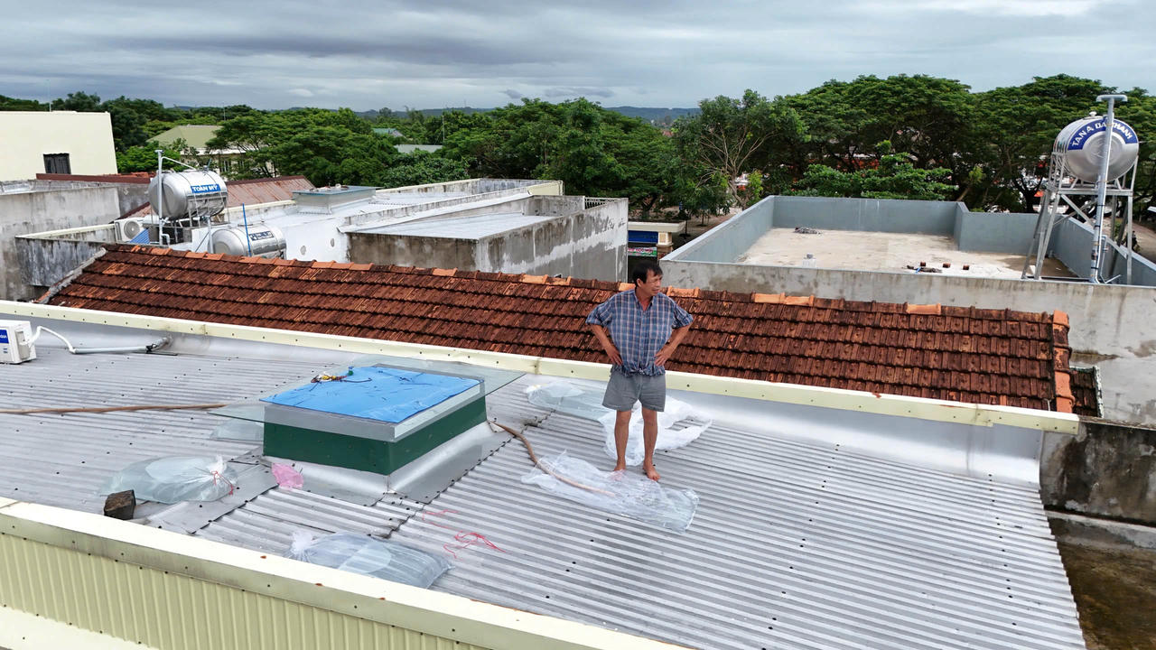 Người dân miền Trung hối hả “chạy bão” Kalmaegi