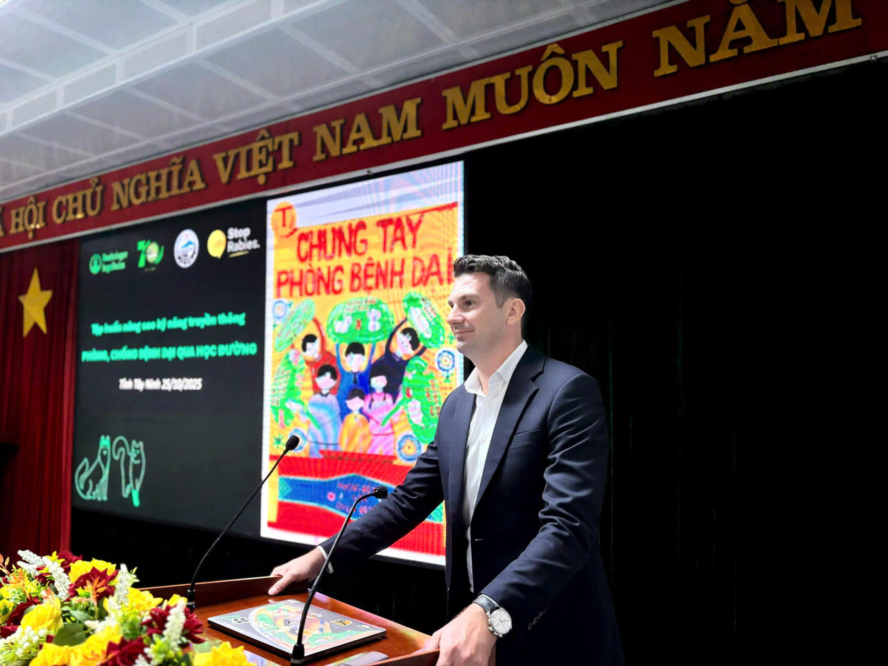 Ông Niklas Birkner, Tổng Giám đốc Công ty Thuốc Thú y Boehringer Ingelheim Việt Nam phát biểu tại sự kiện.