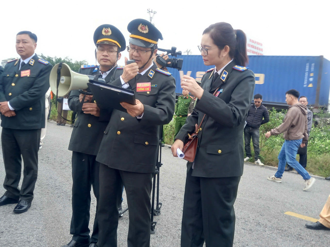 Cưỡng chế bàn giao tài sản của Công ty CP Hoàng Long Steel cho đơn vị trúng đấu giá