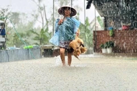 Thời tiết ngày 7/11: Trung Bộ mưa lớn