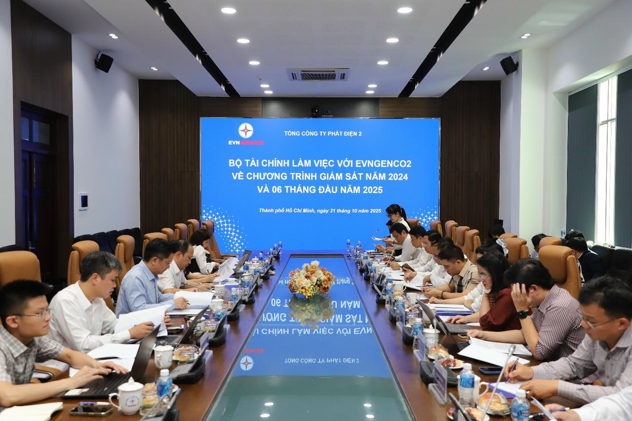 Quang cảnh buổi làm việc.&nbsp;