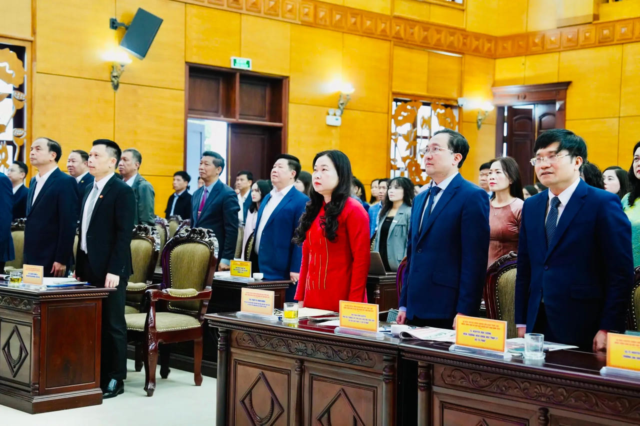 Các đại biểu tham dự Tọa đàm