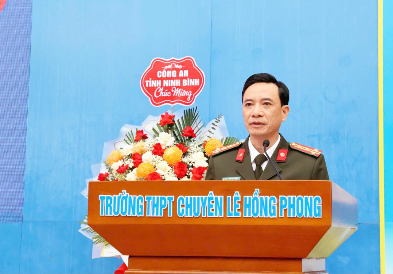 Đại tá Mai Đại Trưng – Phó Giám đốc Công an tỉnh Ninh Bình phát biểu taị chương trình.