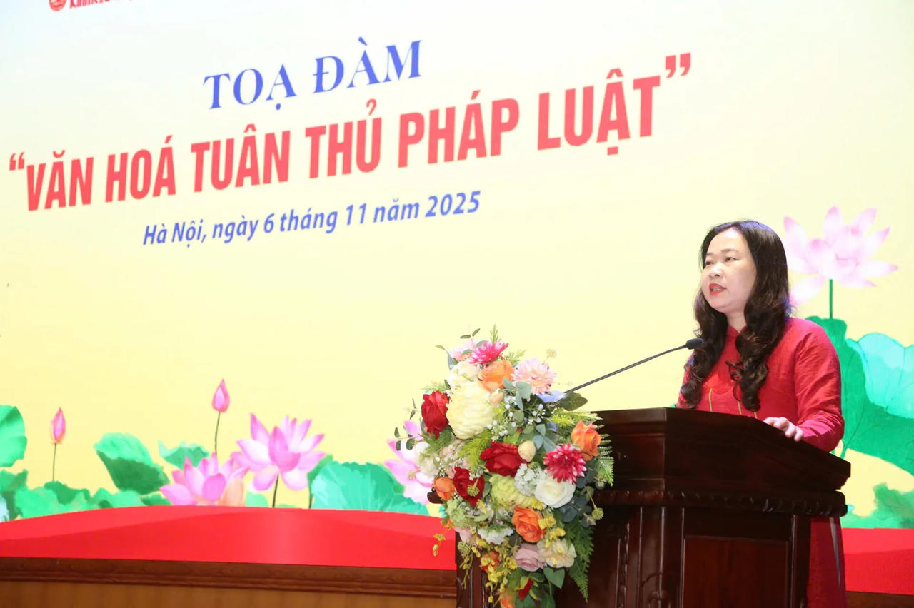 Phó Giám đốc Sở Tư pháp Hà Nội Phạm Thị Thanh Hương phát biểu.
