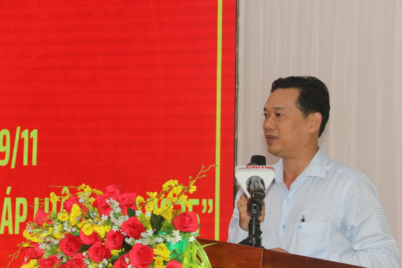 Ông Hồ Minh Hải - Phó Giám đốc Sở Tư pháp TP Cần Thơ tiếp thu ý kiến chỉ đạo của lãnh đạo UBND TP Cần Thơ