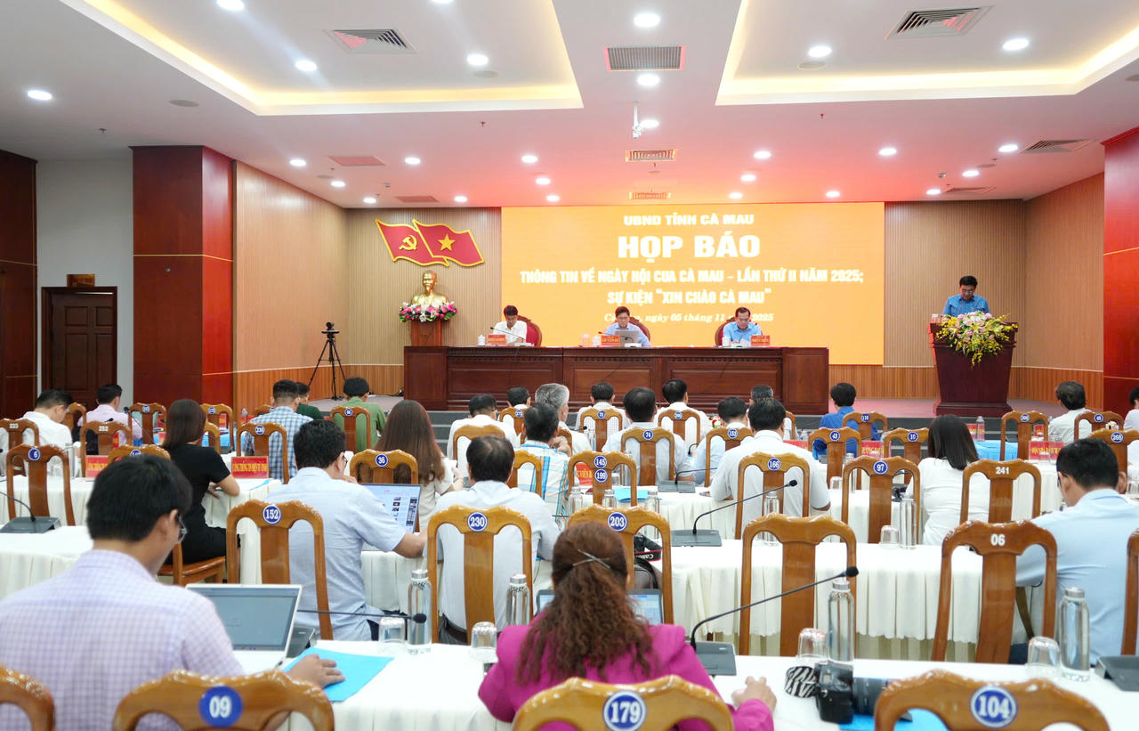 Quang cảnh buổi họp báo.