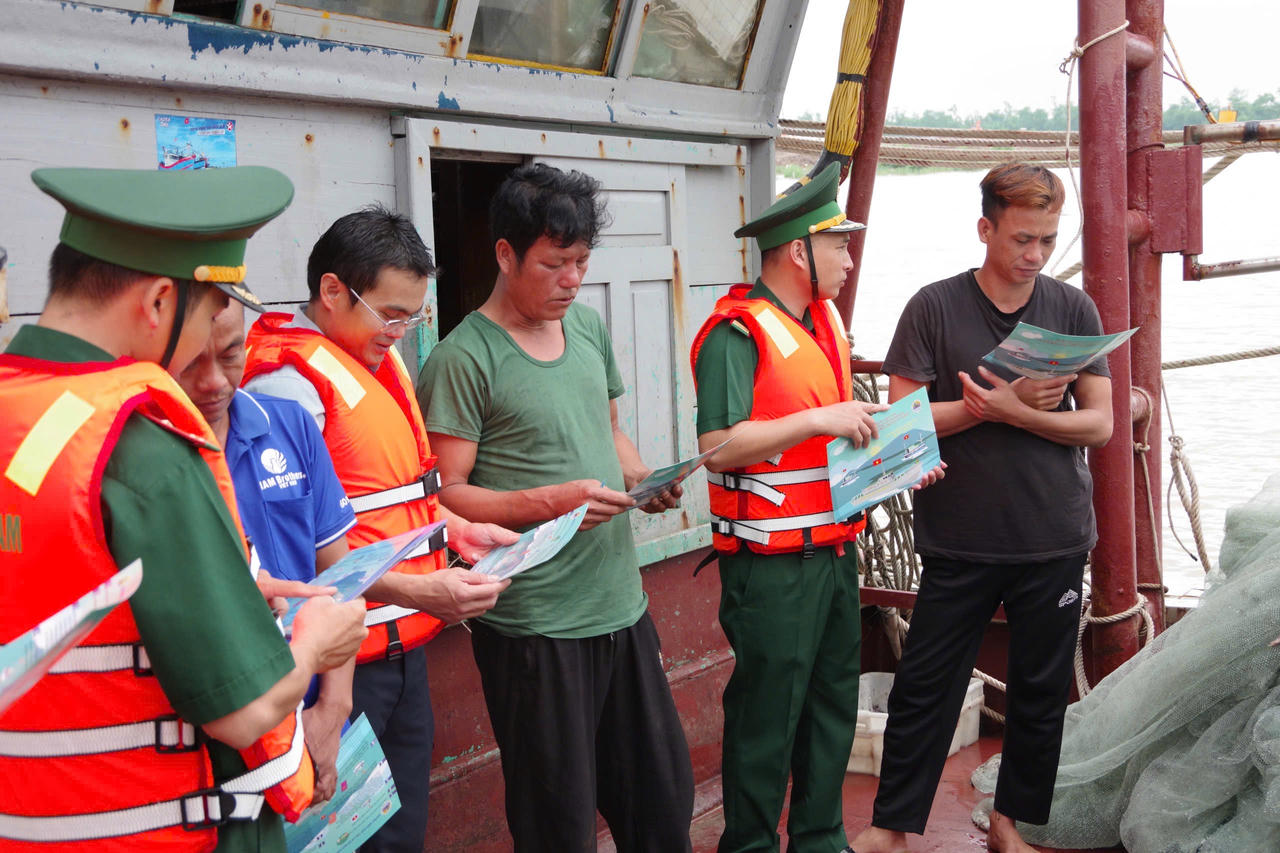 Hải Phòng siết chặt phòng, chống khai thác IUU: Duy trì kết nối hệ thống VMS 24/24h 
kể cả khi tàu cá neo đậu tại bến