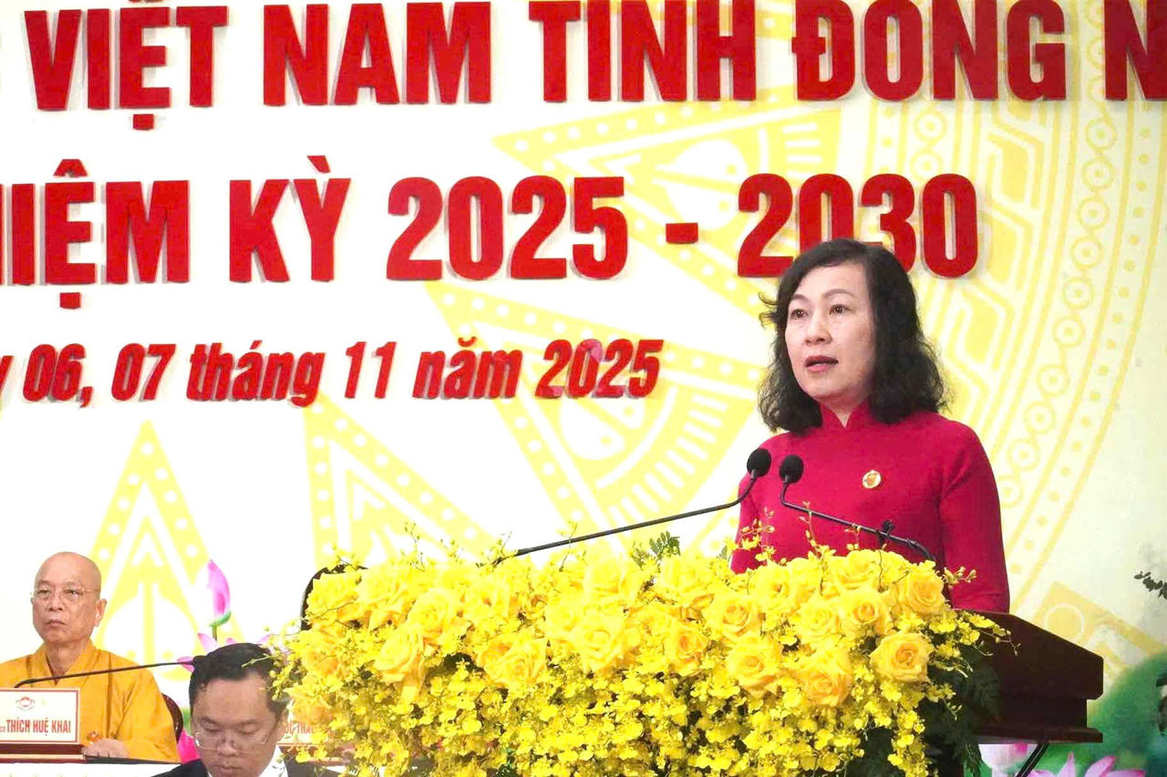 Chủ tịch UBMTTQ Việt Nam tỉnh Huỳnh Thị Hằng phát biểu khai mạc.