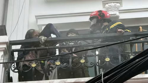 Cứu 3 người trong vụ cháy nhà lúc rạng sáng ở Hải Phòng
