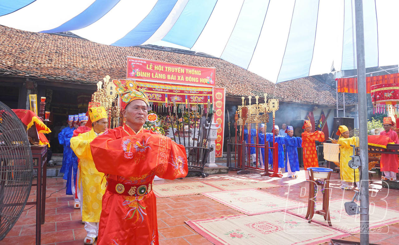 Trang nghiêm hoạt động tế lễ trong lễ hội truyền thống làng Bái. (Ảnh: Tú Anh)