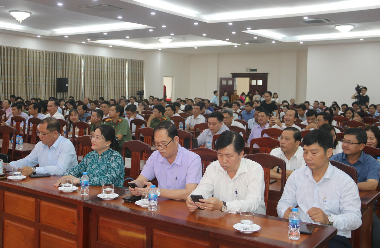 Buổi lễ hướng ứng có hơn 400 đại biểu tham dự