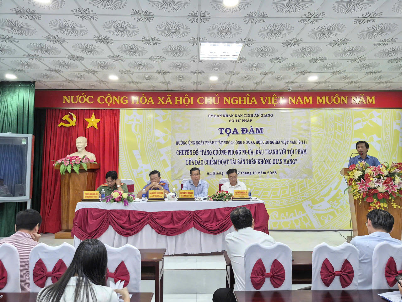 Nâng cao cảnh giác, tăng cường phòng ngừa tội phạm lừa đảo trên không gian mạng