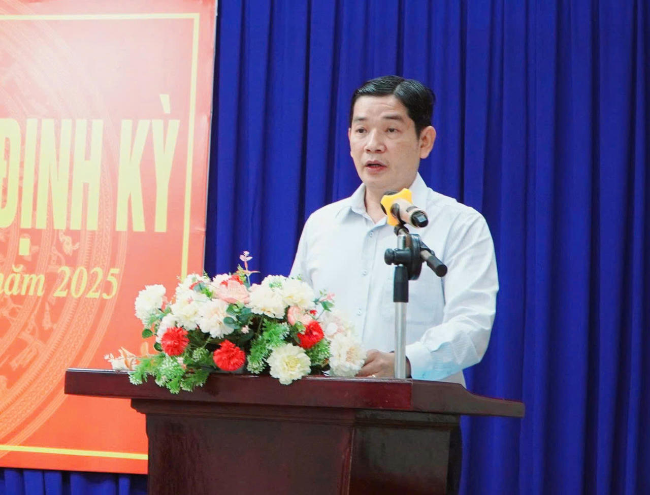 Ông Trương Ngọc Hưng, Phó Giám đốc Sở Tài chính tỉnh An Giang thông tin về tình hình phát triển kinh tế - xã hội 10 tháng năm 2025.