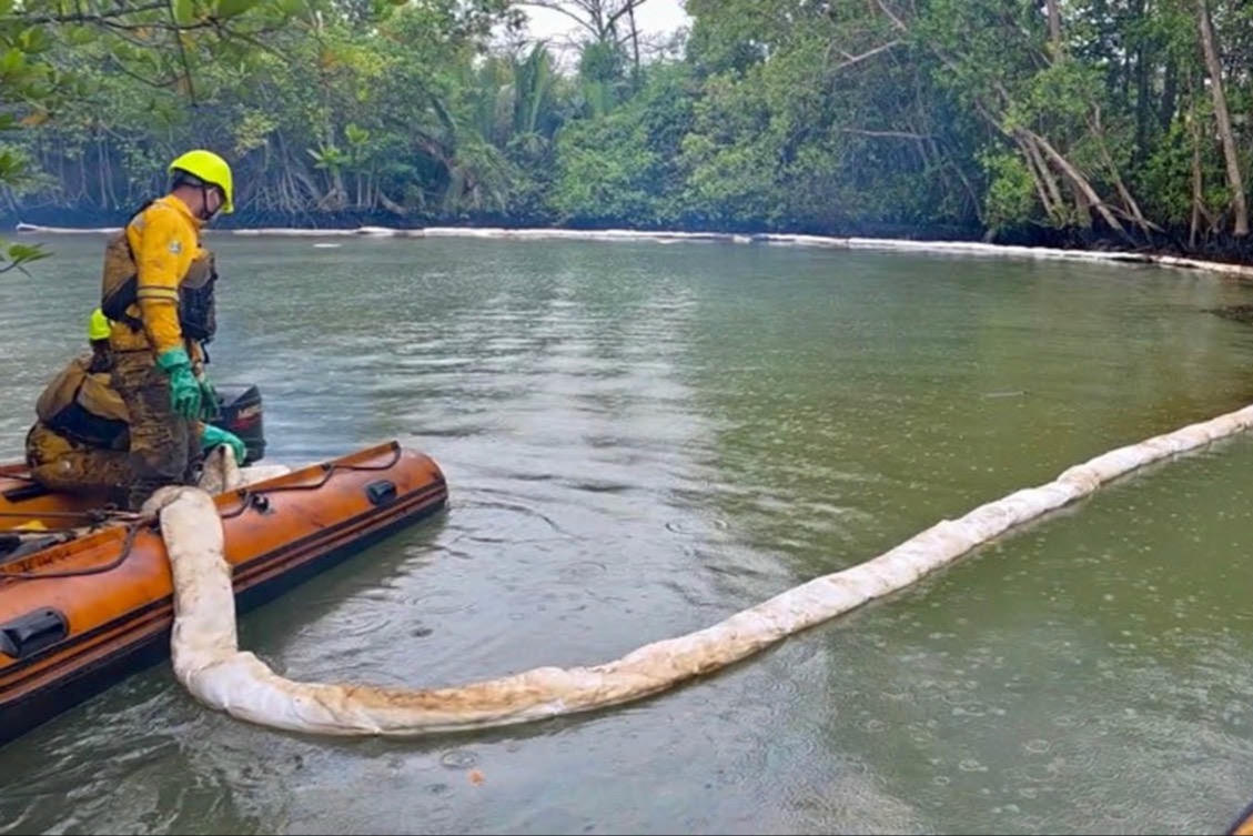 Tạo hành lang pháp lý để thực hiện hiệu quả công tác ứng phó sự cố tràn dầu