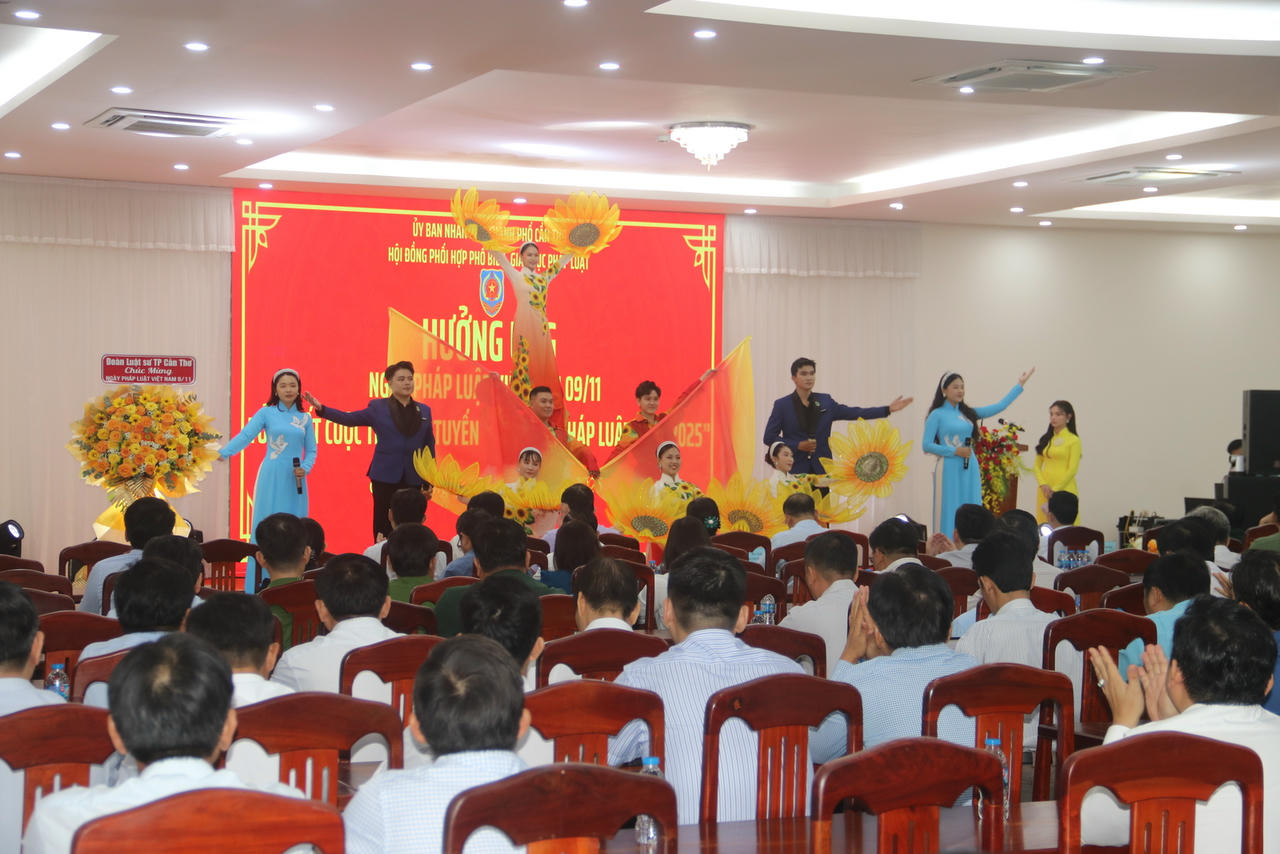 Quang cảnh lễ hưởng ứng