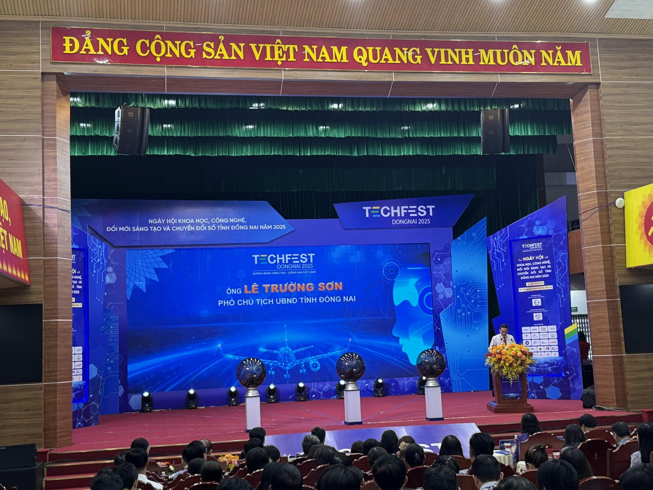 Chuyển đổi số được xác định là động cơ của kinh tế hiện đại..