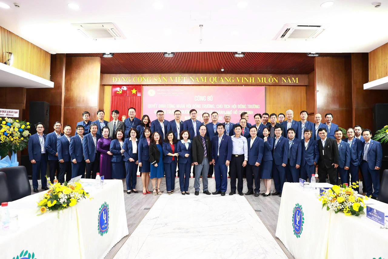 Trường Đại học Luật TP HCM tổ chức thành công Hội nghị Tổng kết năm học 2024-2025 và Tổng kết công tác tuyển sinh năm 2025.