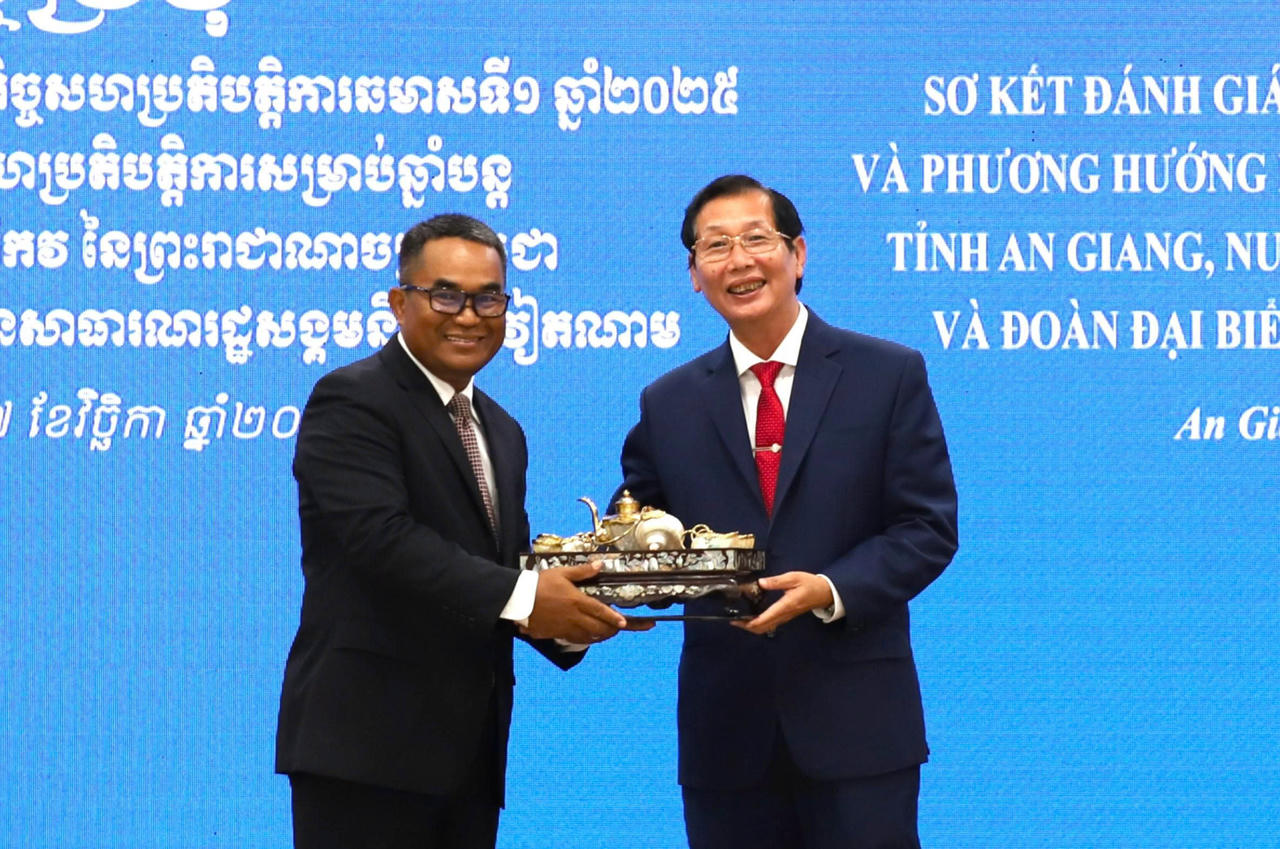 An Giang và Takeo (Campuchia) thắt chặt hợp tác, xây dựng biên giới hòa bình, phát triển