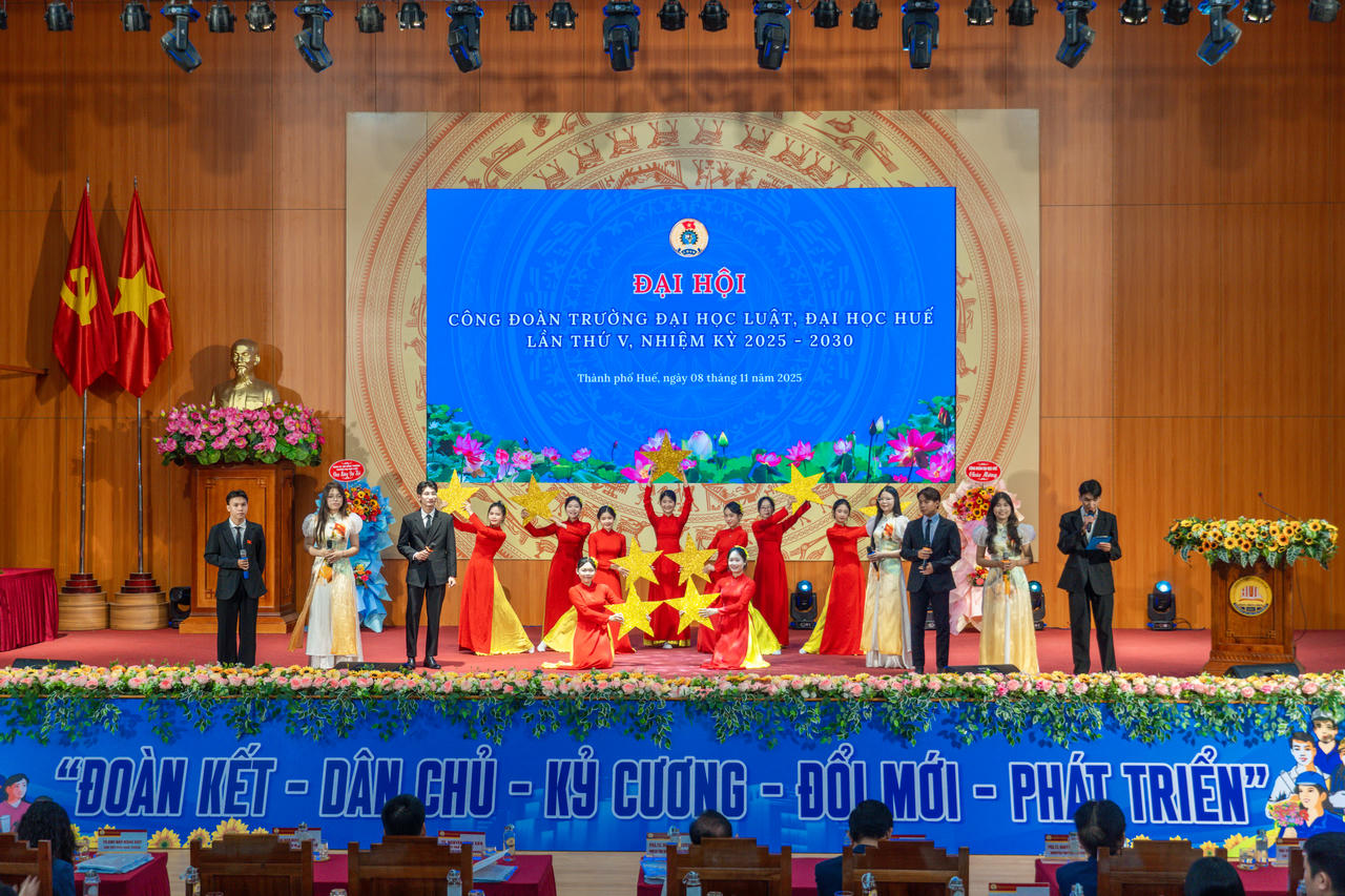 Các tiết mục văn nghệ tại Đại hội.