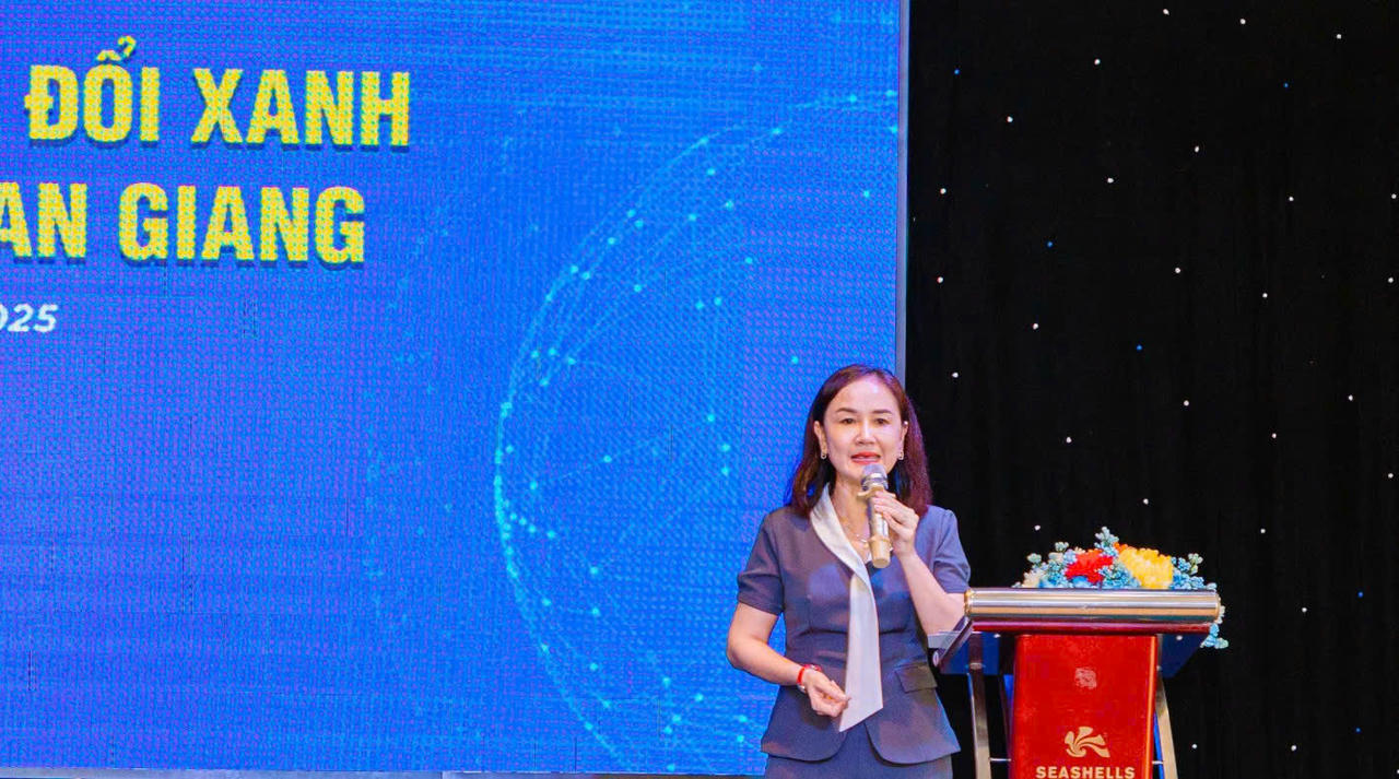 Bà Nguyễn Thị Kim Loan, Phó Chủ tịch UBND Đặc khu Phú Quốc phát biểu tại Hội thảo.