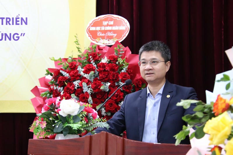 Ông Tô Hồng Nam – Phó Cục trưởng Cục Khoa học, Công nghệ và Thông tin (Bộ Giáo dục và Đào tạo) phát biểu tại tọa đàm