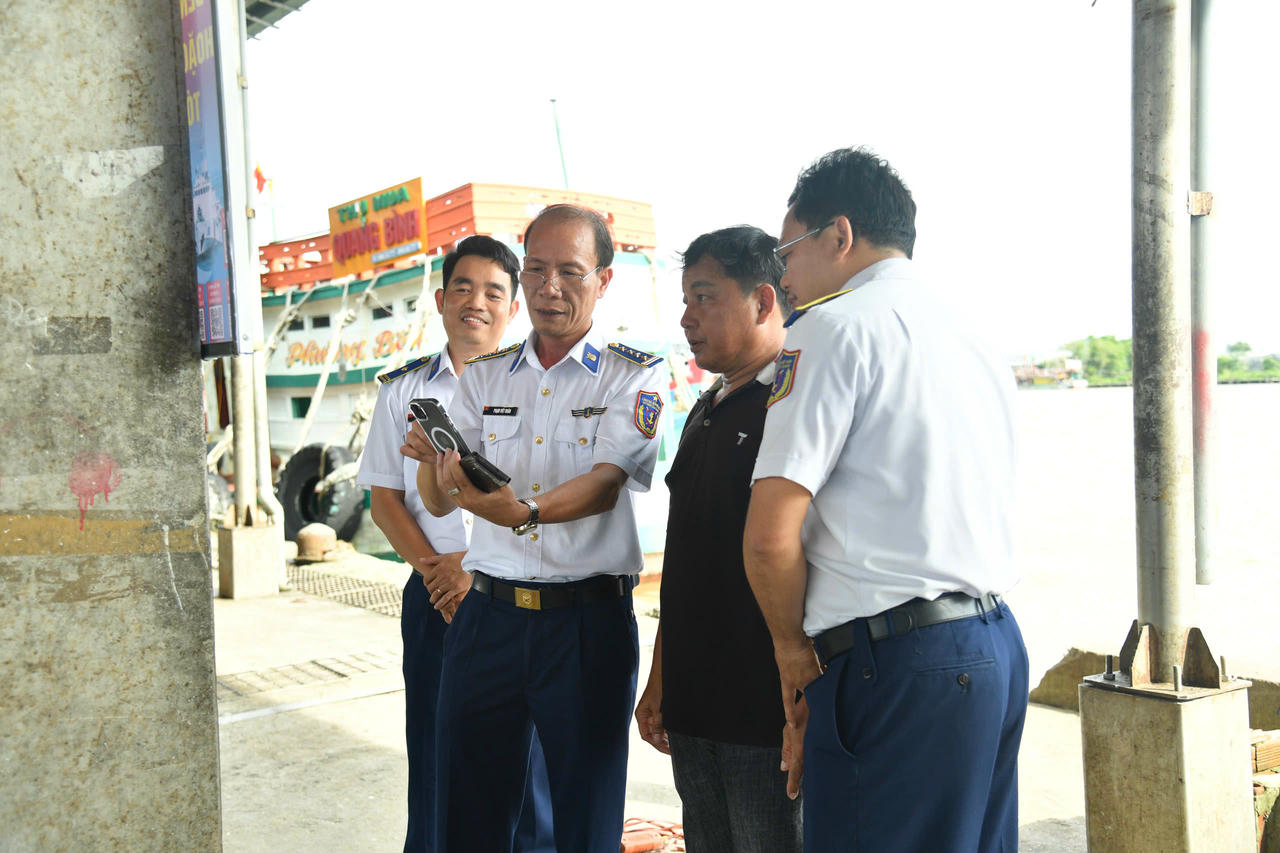 Phối hợp tổ chức hiệu quả “Phiên tòa giả định” tuyên truyền chống khai thác IUU