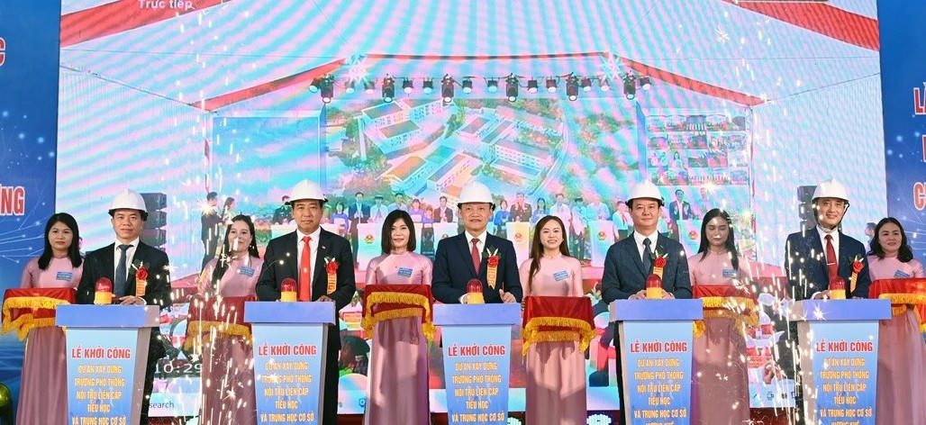 Lãnh đạo tỉnh Hà Tĩnh thực hiện nghi thức khởi công Dự án Trường Phổ thông nội trú liên cấp TH&amp;THCS Hương Khê.