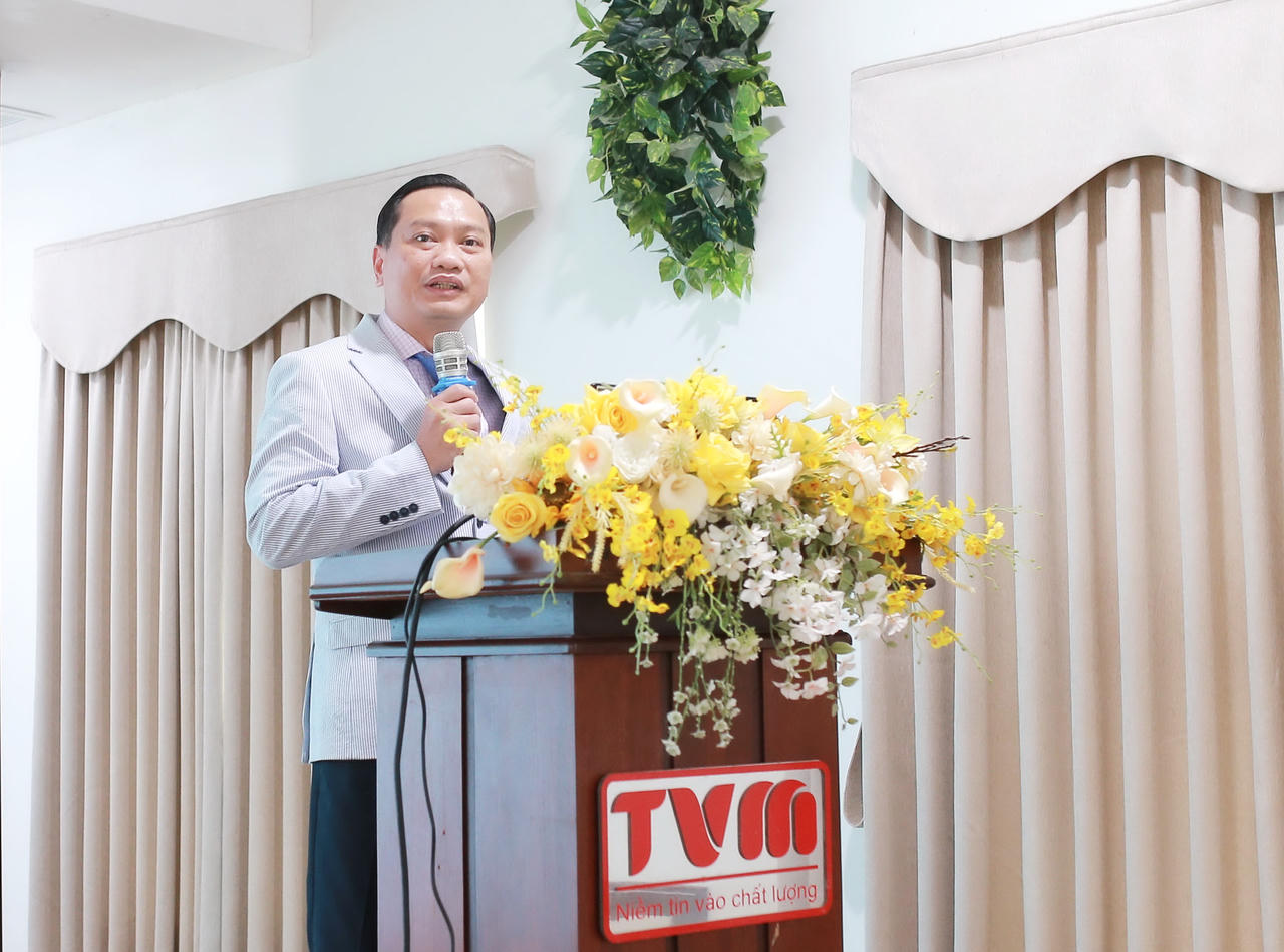 TS.BS Phan Hữu Hên - Trưởng khoa Nội tiết, Bệnh viện Chợ Rẫy, trình bày chuyên đề “Cập nhật chẩn đoán và điều trị bệnh gan nhiễm mỡ do chuyển hóa (MASLD)” tại Hội thảo.