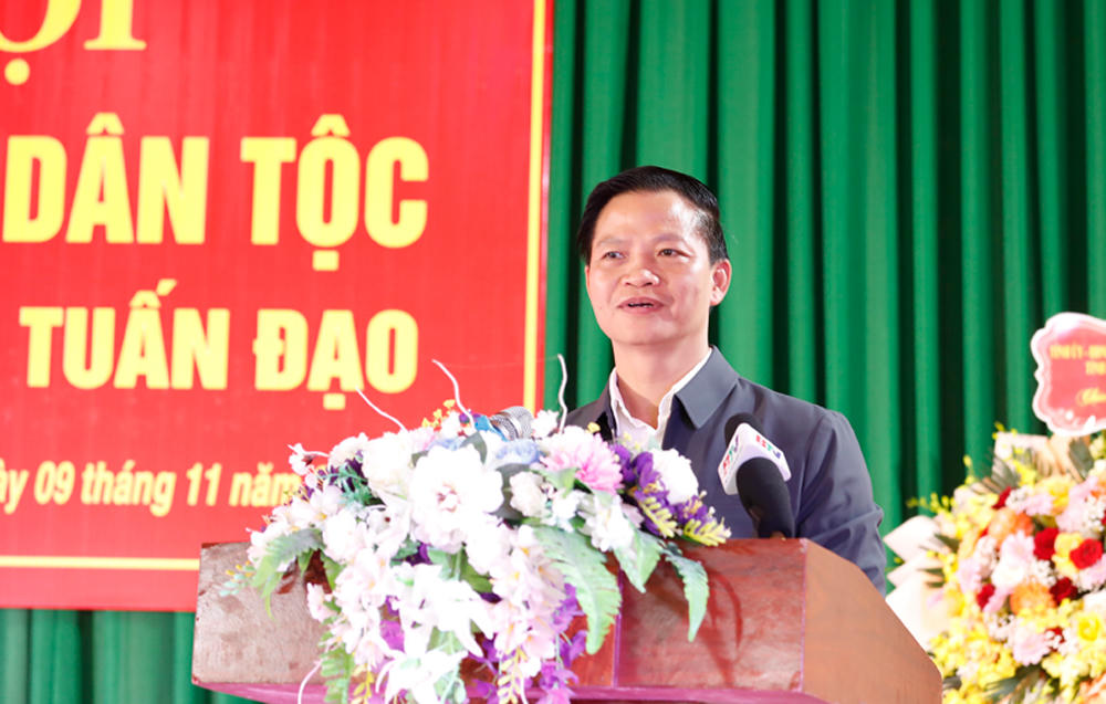 Chủ tịch UBND tỉnh Vương Quốc Tuấn phát biểu tại ngày hội.