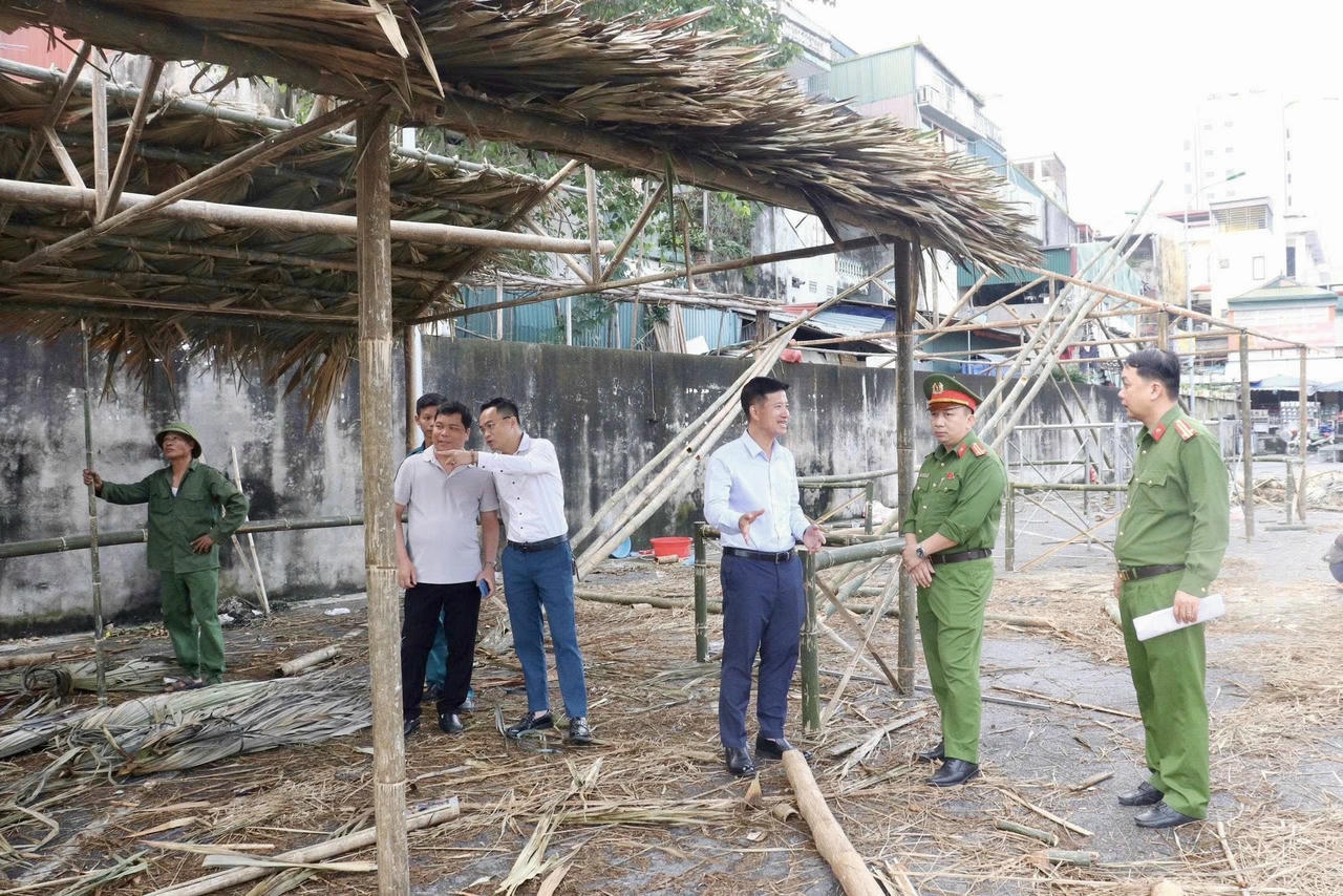 Đoàn kiểm tra khu vực không gian tái hiện “Chợ Cốc Lếu xưa”