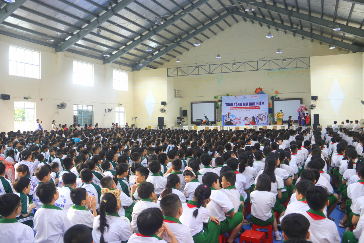 Quang cảnh diễn ra chương trình