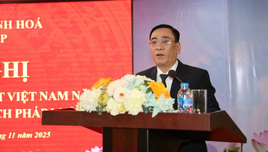 Lãnh đạo Sở Tư pháp phát biểu tại hội nghị.