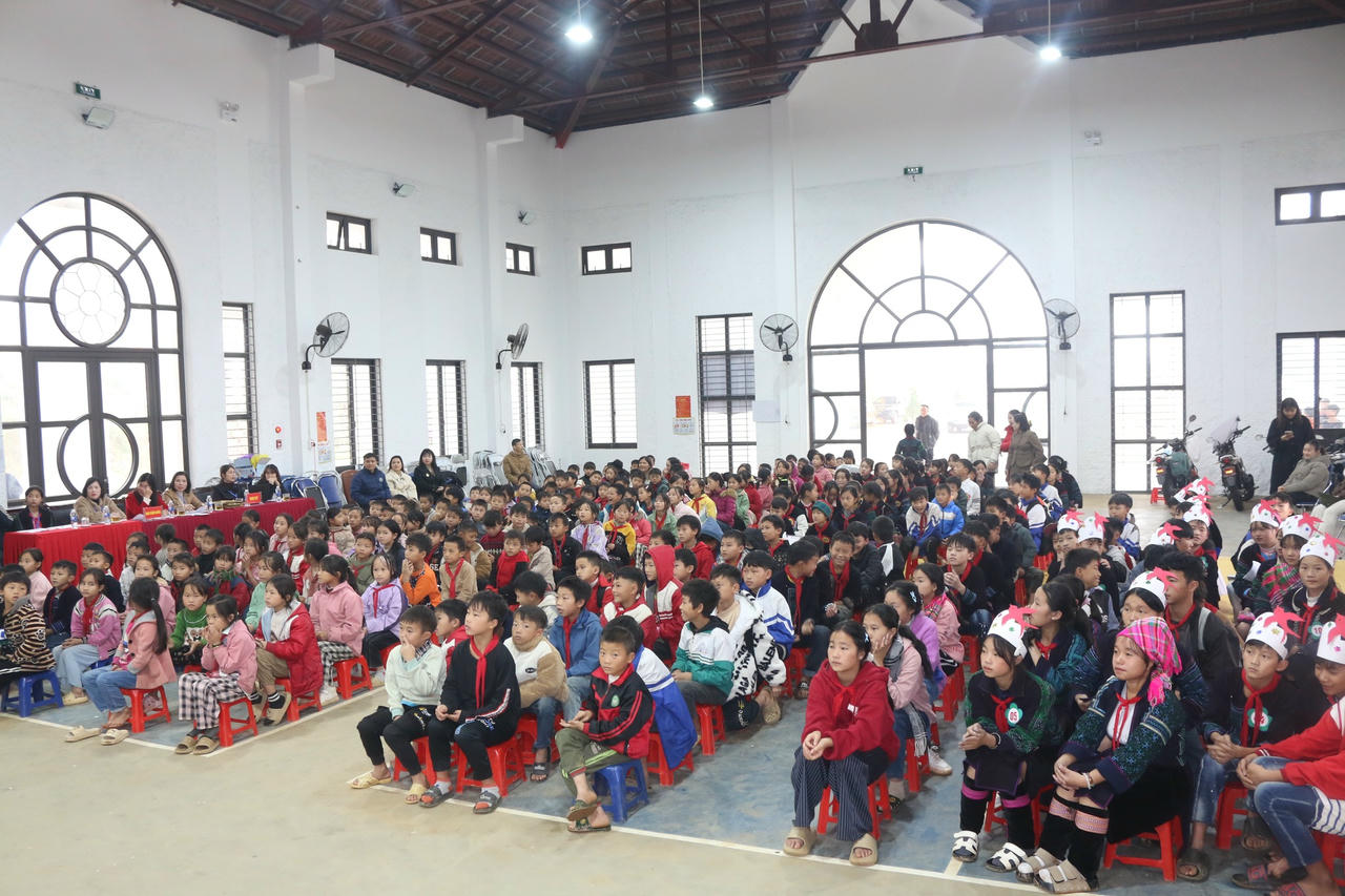 Sự kiện thu hút đông đảo giáo viên, học sinh và phụ huynh tham gia cổ vũ