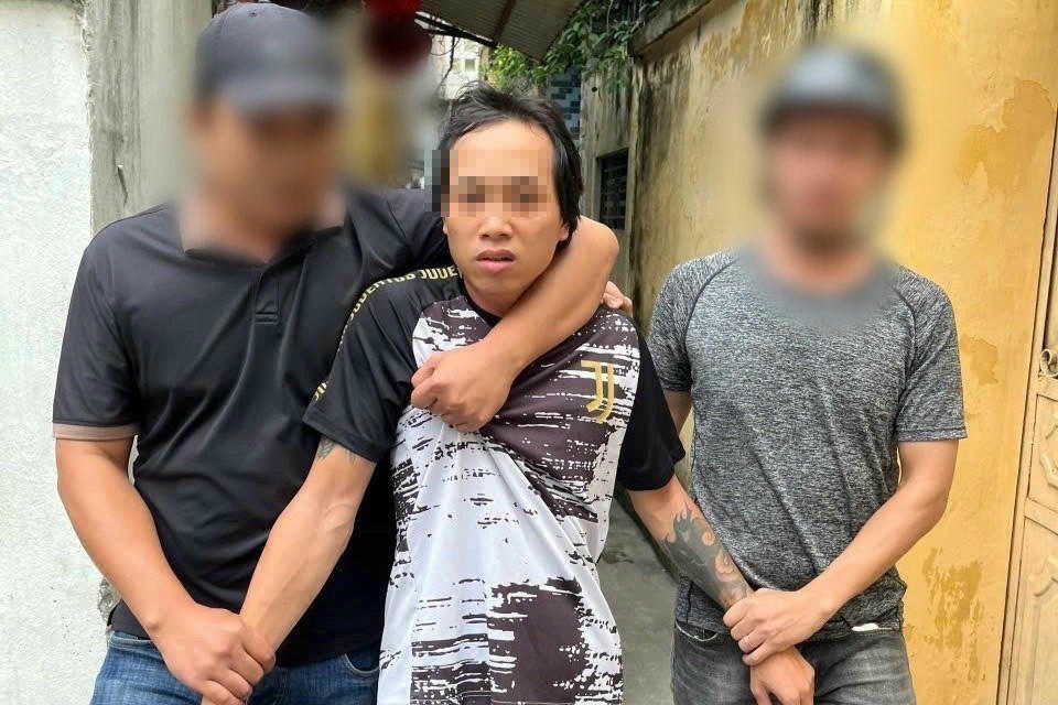 Bắt giữ đối tượng cướp giật tại khu vực hồ Tam Bạc