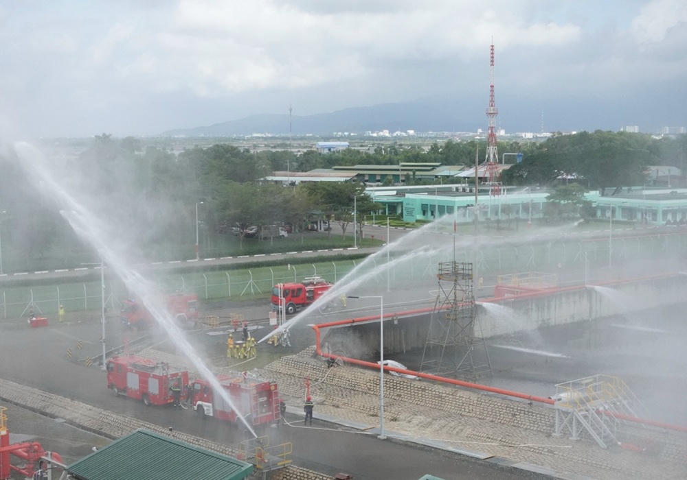 Diễn tập phương án chữa cháy, cứu nạn cứu hộ và ứng phó sự cố tràn dầu, hóa chất, môi trường năm 2025 tại Nhà máy Xử lý Khí Nam Côn Sơn.