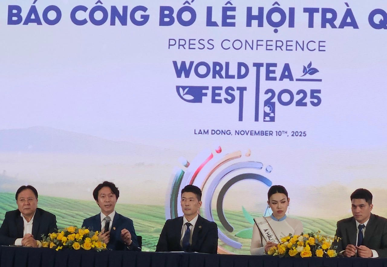 Ban Tổ chức Lễ hội Trà Quốc tế 2025 trả lời câu hỏi từ các cơ quan báo chí.