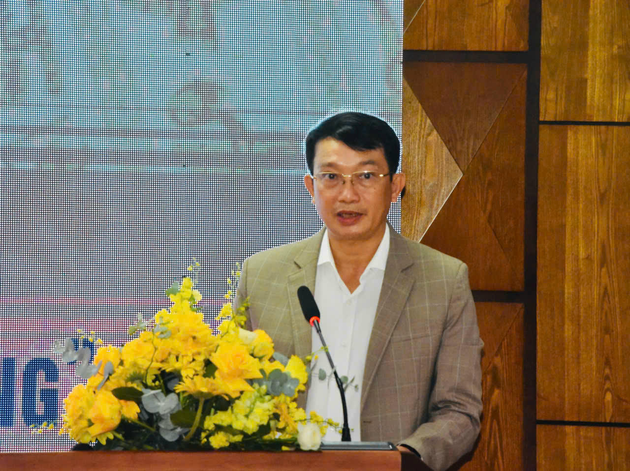 Ông Lê Thắng Lợi - Giám đốc Trung tâm Phát triển giáo dục và đào tạo phía Nam (thuộc Bộ GDĐT) phát biểu khai mạc buổi lễ.