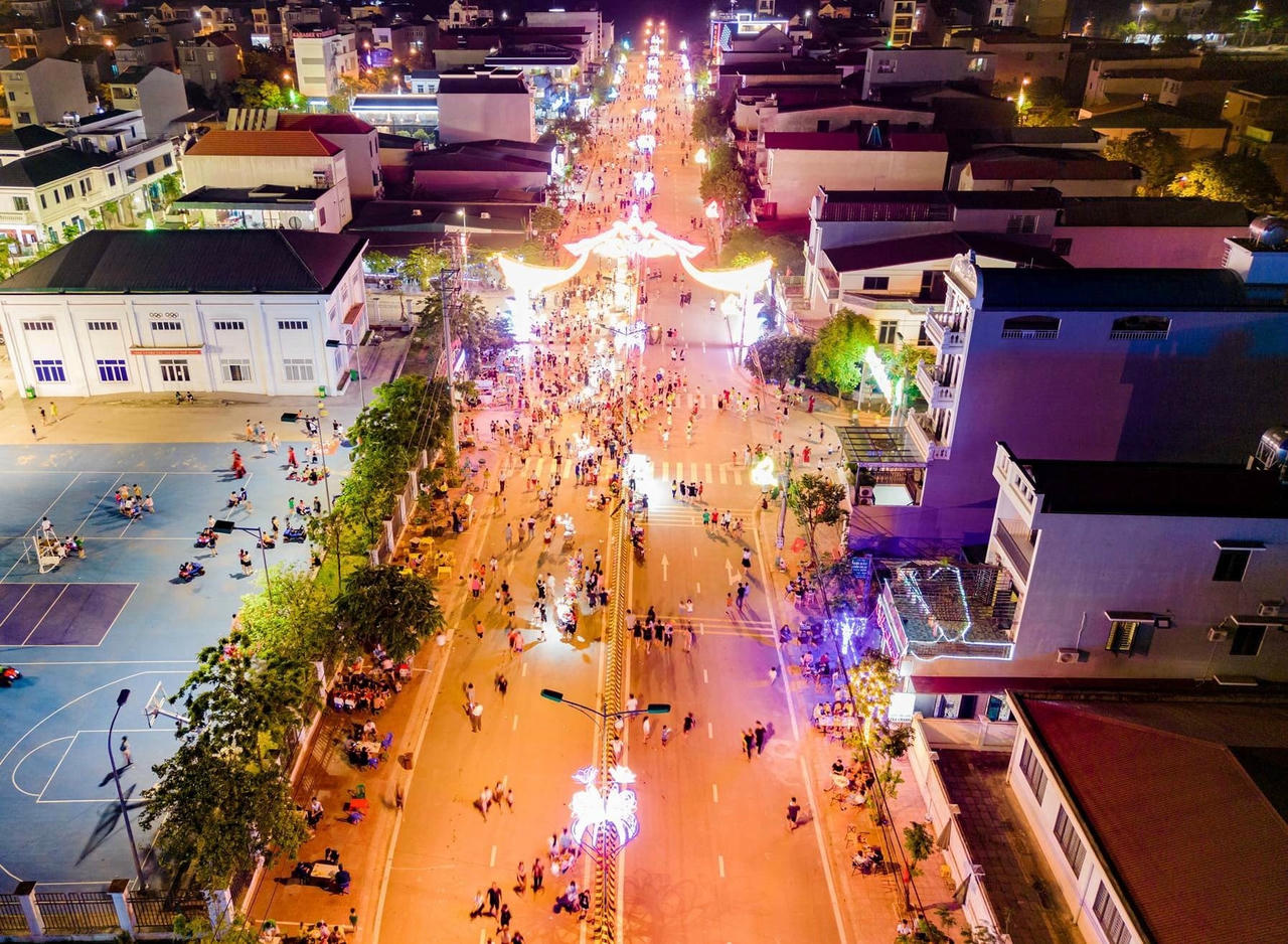 Tuyến phố đi bộ An Bình vào dịp cuối tuần