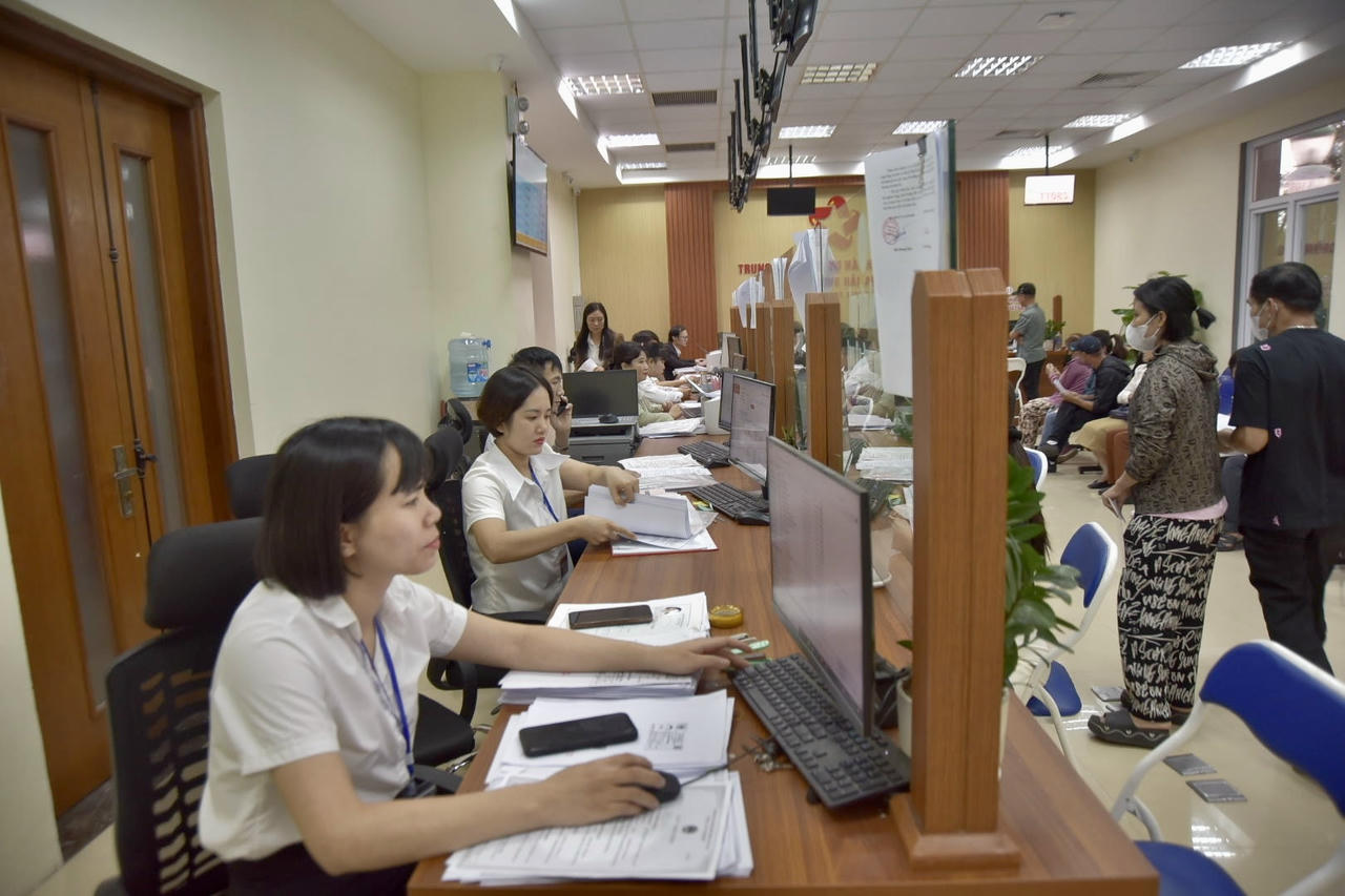 Trung tâm Phục vụ hành chính công phường Hải An&nbsp;vận hành hiệu quả, đảm bảo tiếp nhận, xử lý và trả kết quả hồ sơ đúng hạn.&nbsp;(Ảnh: Hải Anh)