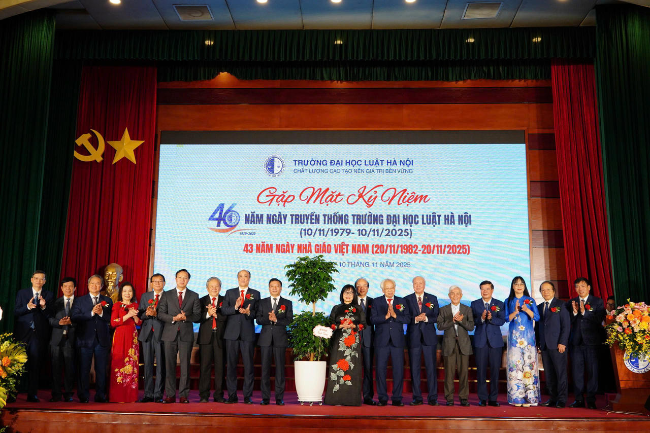 Gặp mặt kỷ niệm 46 năm Ngày truyền thống Trường Đại học Luật Hà Nội