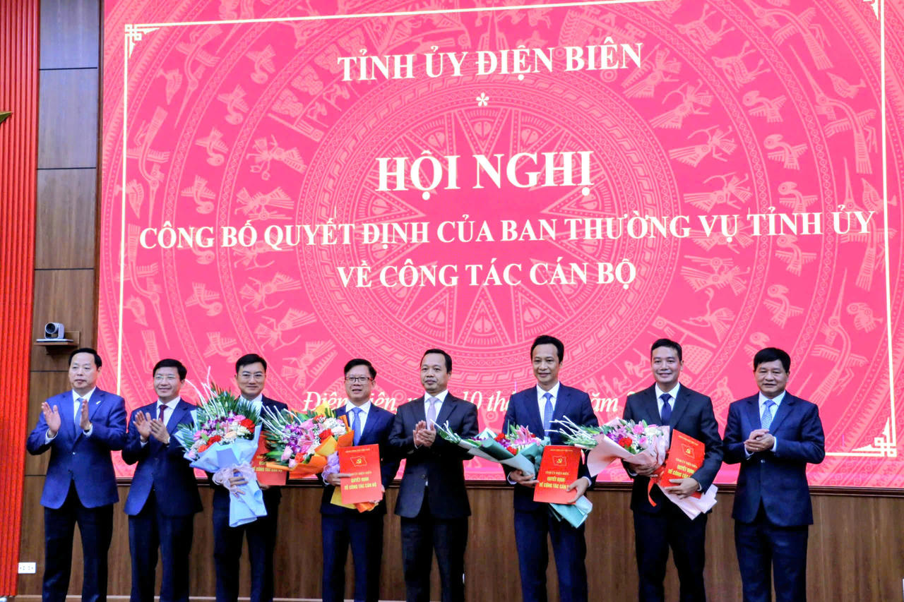Điện Biên công bố các quyết định về công tác cán bộ
