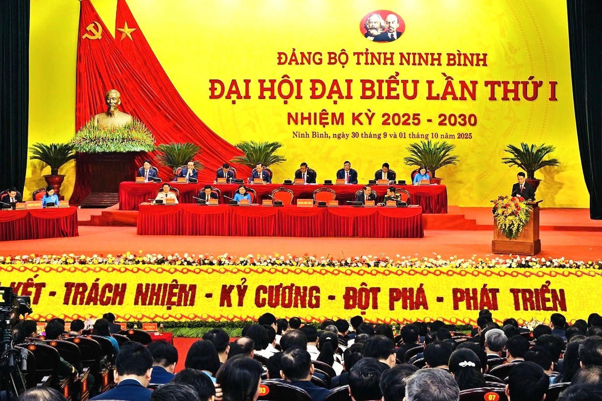 Trước đó, Đại hội đại biểu Đảng bộ tỉnh Ninh Bình lần thứ I, nhiệm kỳ 2025 - 2030 được tiến hành trọng thể trong hai ngày 30/9 và 01/10 tại Trung tâm Hội nghị tỉnh