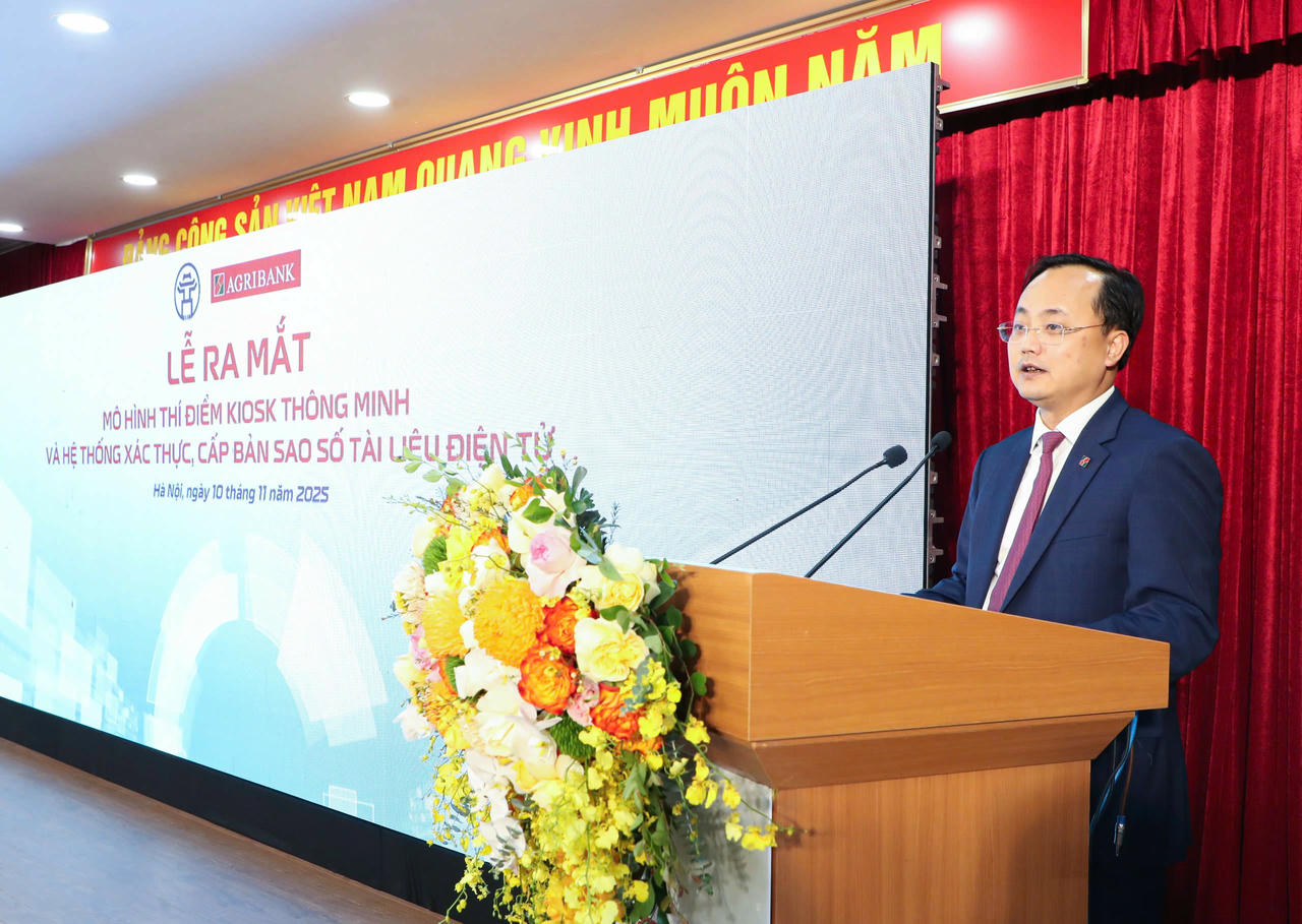 Ông Tô Huy Vũ - Chủ tịch HĐTV Agribank phát biểu tại buổi lễ.