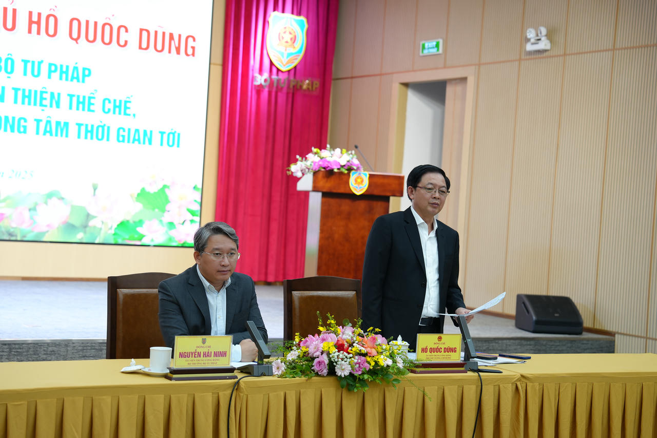 Bộ Tư pháp cần tiếp tục cùng các Bộ, ngành, địa phương giải quyết các vướng mắc do thể chế theo hướng “cởi trói”
