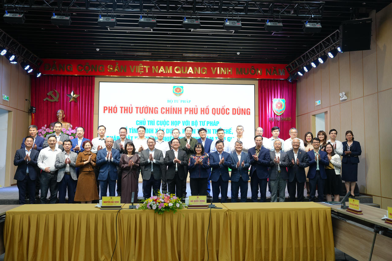 Bộ Tư pháp cần tiếp tục cùng các Bộ, ngành, địa phương giải quyết các vướng mắc do thể chế theo hướng “cởi trói”
