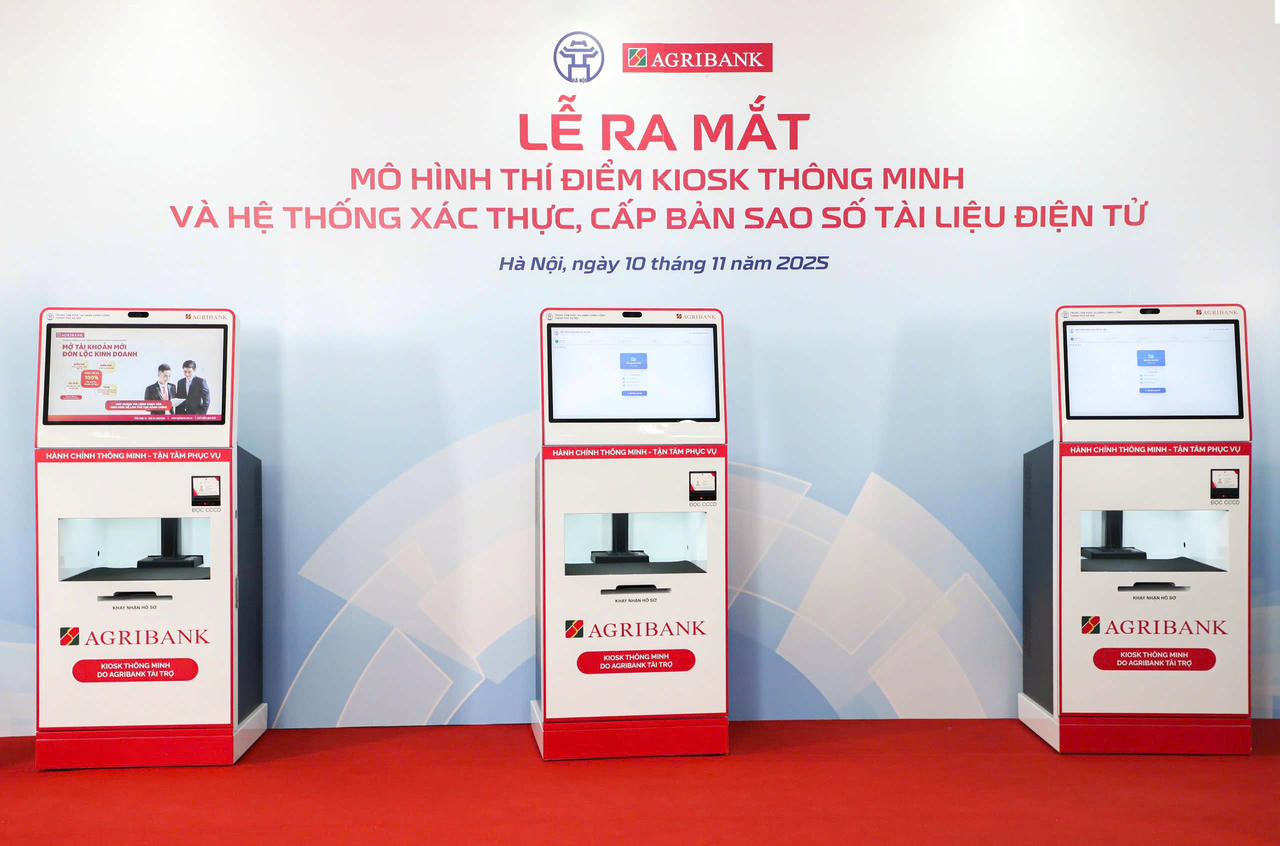 Agribank đồng hành cùng TP Hà Nội trong chuyển đổi số, tài trợ Kiosk thông minh - bước tiến mới trong cải cách hành chính