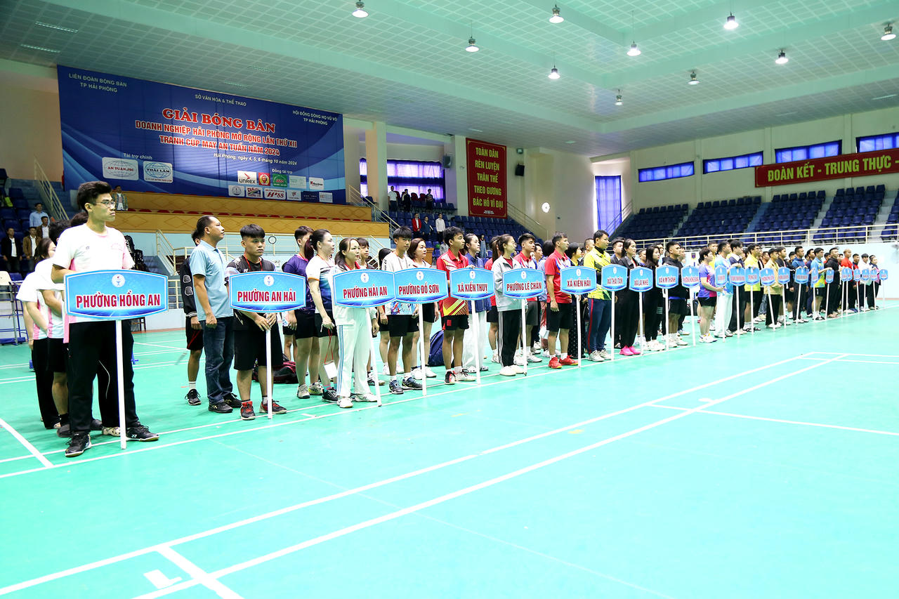 Hơn 130 vận động viên đến từ 26 địa phương tham dự giải.. 