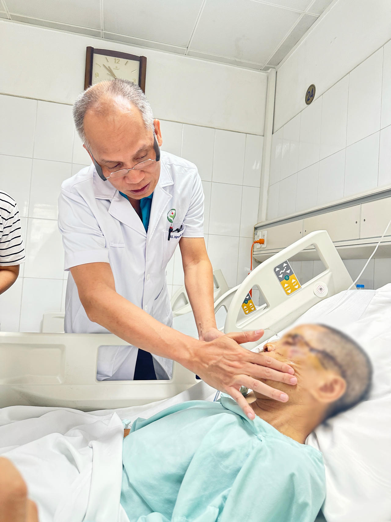 Ca phẫu thuật thành công giúp nam bệnh nhân "giữ lại được gương mặt".